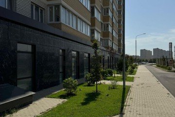 Фото №2: Торговое помещение 50 м² - Краснодар, мкр. Славянский, ул. Красных Партизан, 1/4к21