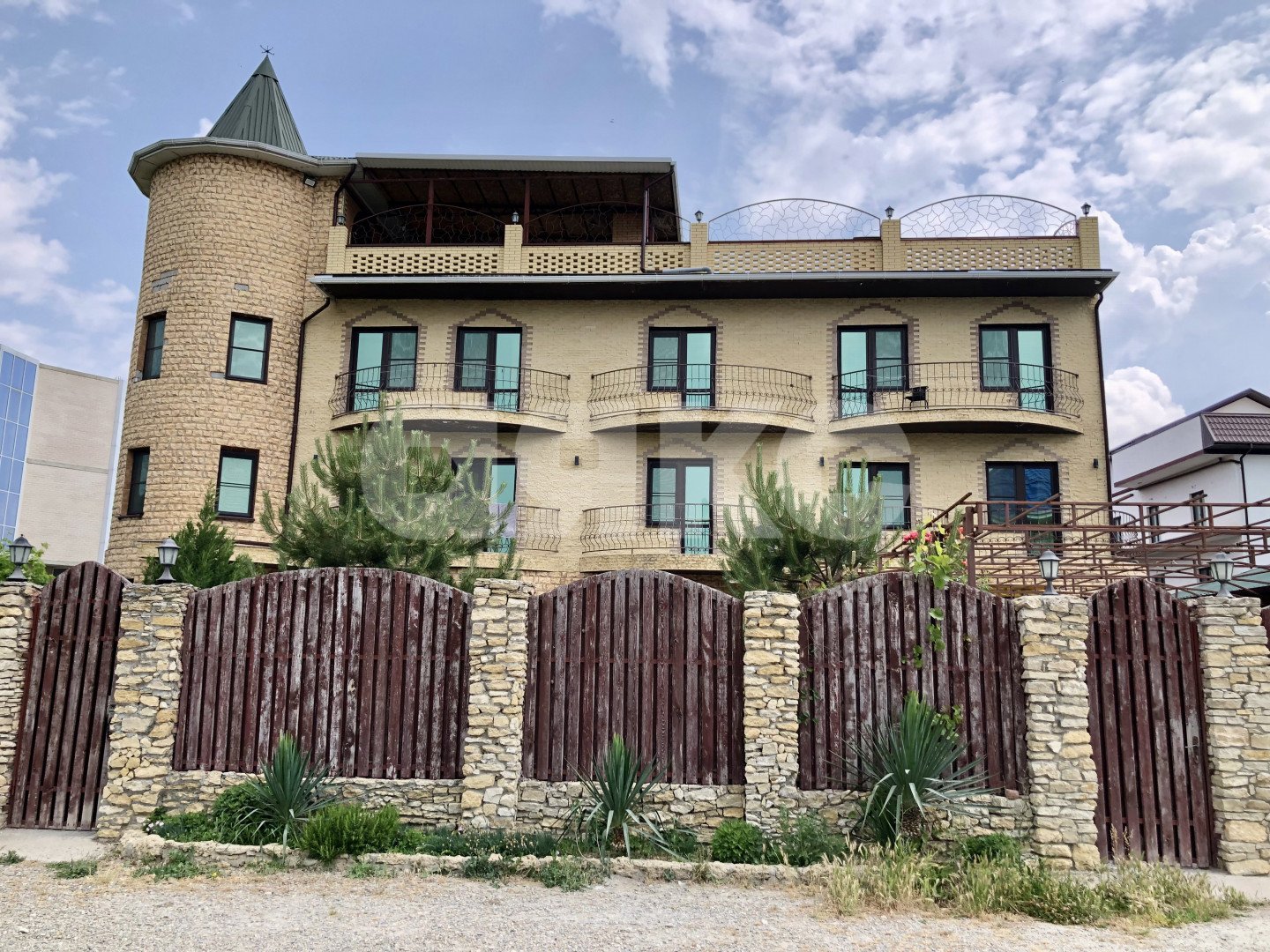 Фото №1: Коммерция 662&nbsp;м², 3/3&nbsp;эт. - Сукко, ул. Кавказская, 3