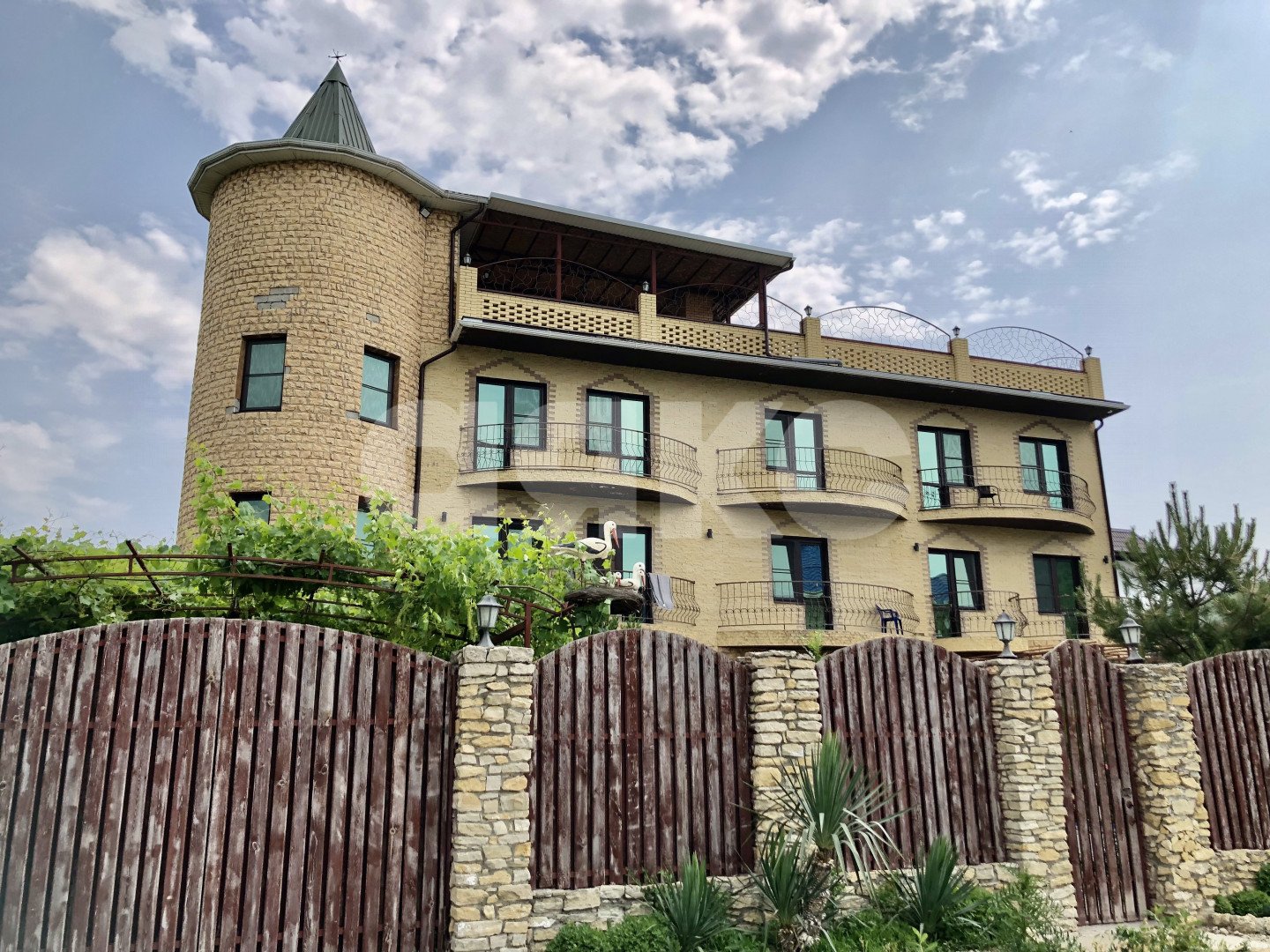 Фото №3: Коммерция 662&nbsp;м², 3/3&nbsp;эт. - Сукко, ул. Кавказская, 3