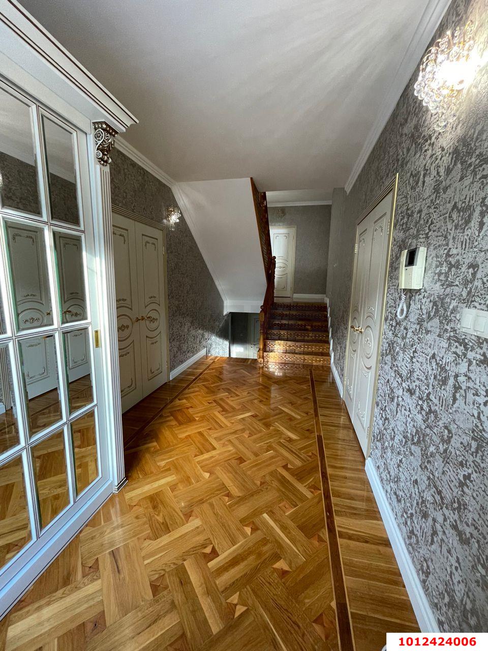 Фото №3: Дом 284&nbsp;м² + 3&nbsp;сот., 2&nbsp;эт. - Краснодар, Центральный внутригородской округ, мкр. Центральный, ул. Будённого, 220
