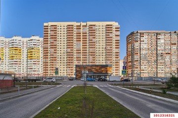 Фото №2: 2-комнатная квартира 68 м² - Краснодар, мкр. Почтовый, пр-кт имени писателя Знаменского, 9к3