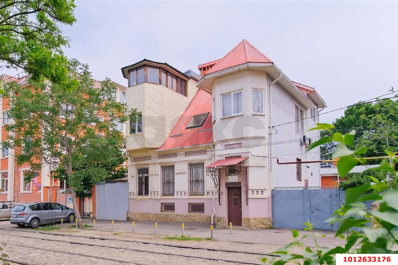 Фото №1: 4-комнатная квартира 103&nbsp;м², 1/3&nbsp;эт. - Краснодар, Западный внутригородской округ, мкр. Центральный, ул. Кирова, 124
