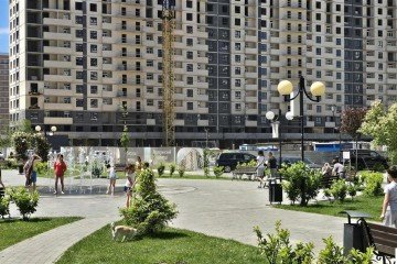 Фото №1: Торговое помещение 50 м² - Краснодар, мкр. Россинского, б-р Адмиралтейский, 1