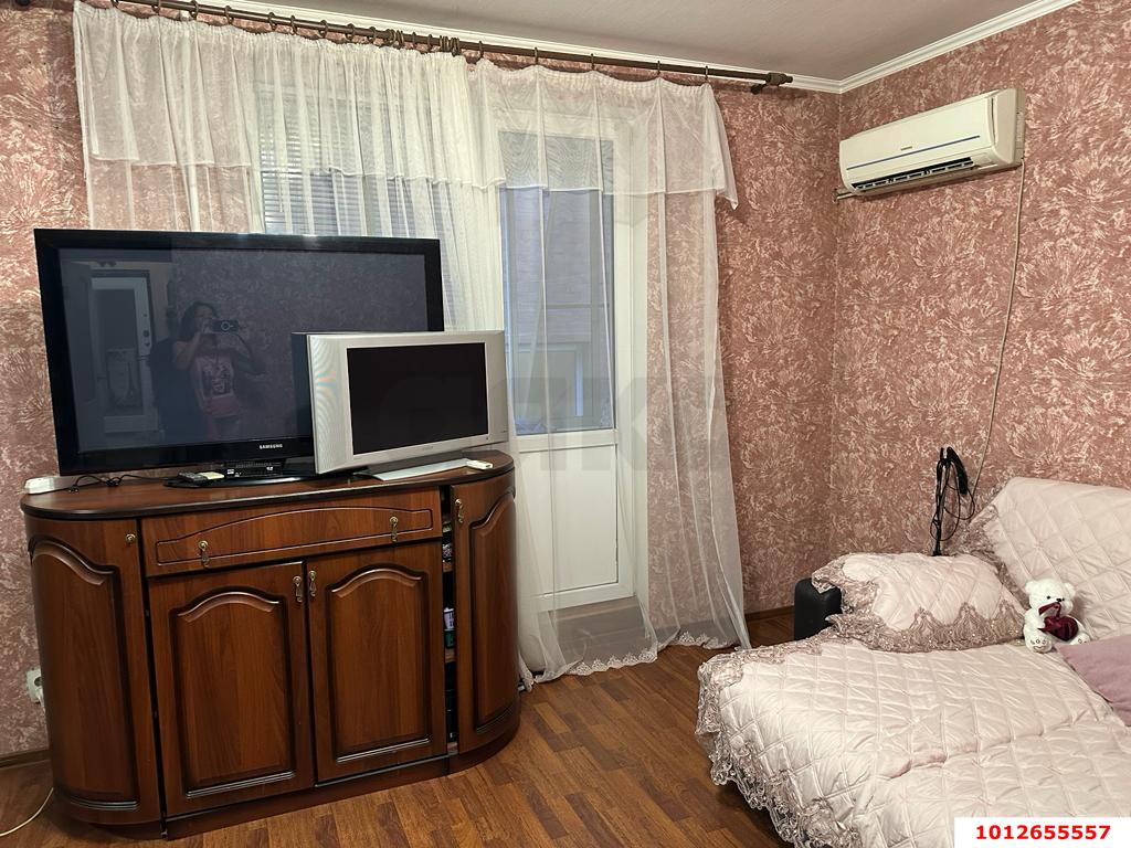 Фото №2: 1-комнатная квартира 41&nbsp;м², 3/3&nbsp;эт. - Краснодар, Центральный внутригородской округ, Покровка, мкр. Центральный, ул. Ломоносова, 14