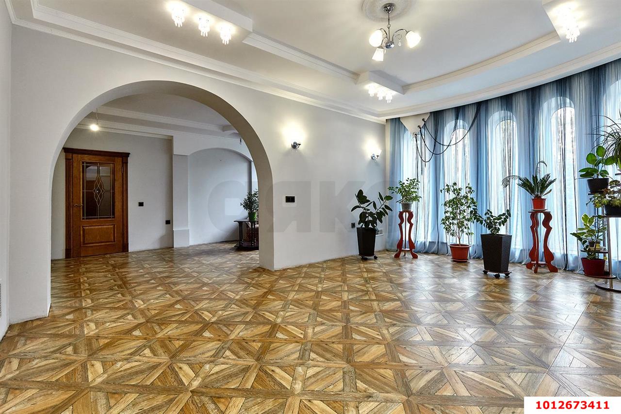 Фото №10: Дом 567&nbsp;м² + 8&nbsp;сот., 3&nbsp;эт. - Краснодар, Прикубанский внутригородской округ, мкр. Новый, ул. Высотная, 1