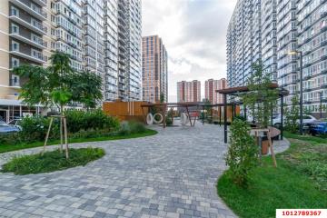 Фото №1: 2-комнатная квартира 58&nbsp;м², 15/24&nbsp;эт. - Краснодар, мкр. ЖК Абрикосово, ул. имени Героя Георгия Бочарникова, 4к2