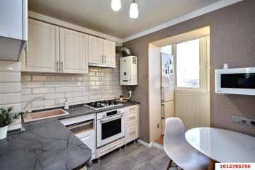 Фото №1: 2-комнатная квартира 45&nbsp;м², 5/5&nbsp;эт. - Краснодар, мкр. Центральный, ул. Новокузнечная, 200