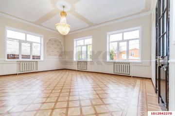 Фото №1: Дом 283 м² + 5.31 сот., 2 эт. - Краснодар, мкр. Западный внутригородской округ, ул. Урицкого, 154