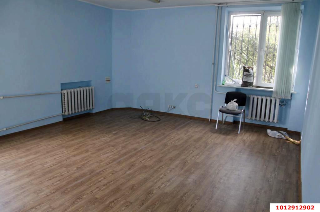 Фото №6: Офисное помещение 643&nbsp;м², 2/2&nbsp;эт. - Краснодар, Центральный внутригородской округ, мкр. Дубинка, ул. имени Чехова, 2/11