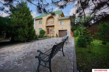 Фото №1: Дом 321 м² + 10.27 сот., 3 эт. - Краснодар, мкр. имени Н.И. Вавилова, ул. А.В. Дёмина, 37