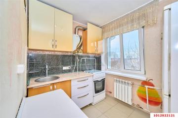 Фото №1: 4-комнатная квартира 62 м², 5/5 эт. - Краснодар, мкр. Центральный внутригородской округ, ул. имени П.М. Гаврилова, 105