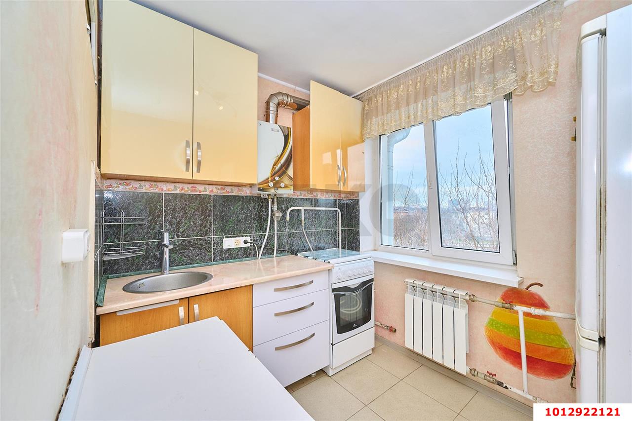 Фото №1: 4-комнатная квартира 64&nbsp;м², 5/5&nbsp;эт. - Краснодар, мкр. Центральный внутригородской округ, ул. имени П.М. Гаврилова, 105