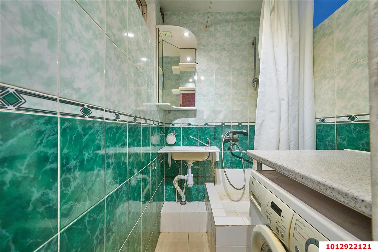 Фото №11: 4-комнатная квартира 64&nbsp;м², 5/5&nbsp;эт. - Краснодар, мкр. Центральный внутригородской округ, ул. имени П.М. Гаврилова, 105