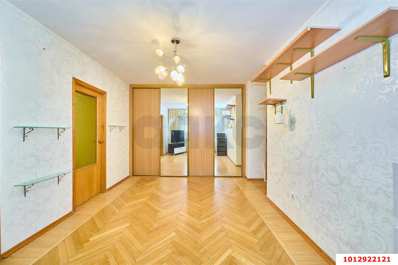Фото №2: 4-комнатная квартира 64&nbsp;м², 5/5&nbsp;эт. - Краснодар, мкр. Центральный внутригородской округ, ул. имени П.М. Гаврилова, 105