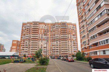 Фото №1: 3-комнатная квартира 77 м² - Краснодар, мкр. Военный городок № 1, ул. имени Калинина, 350/8