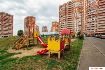 Фото №1: 3-комнатная квартира 72 м², 16/16 эт. - Краснодар, мкр. Военный городок № 1, ул. имени Калинина, 350/8