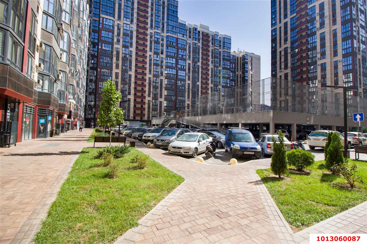 Фото №1: 2-комнатная квартира 70&nbsp;м², 14/24&nbsp;эт. - Краснодар, Прикубанский внутригородской округ, квартал Доброта, мкр. Любимово, 16
