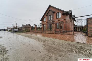 Фото №1: Дом 376&nbsp;м² + 6.86&nbsp;сот., 2&nbsp;эт. - Новотитаровская, ул. Кирова, 3