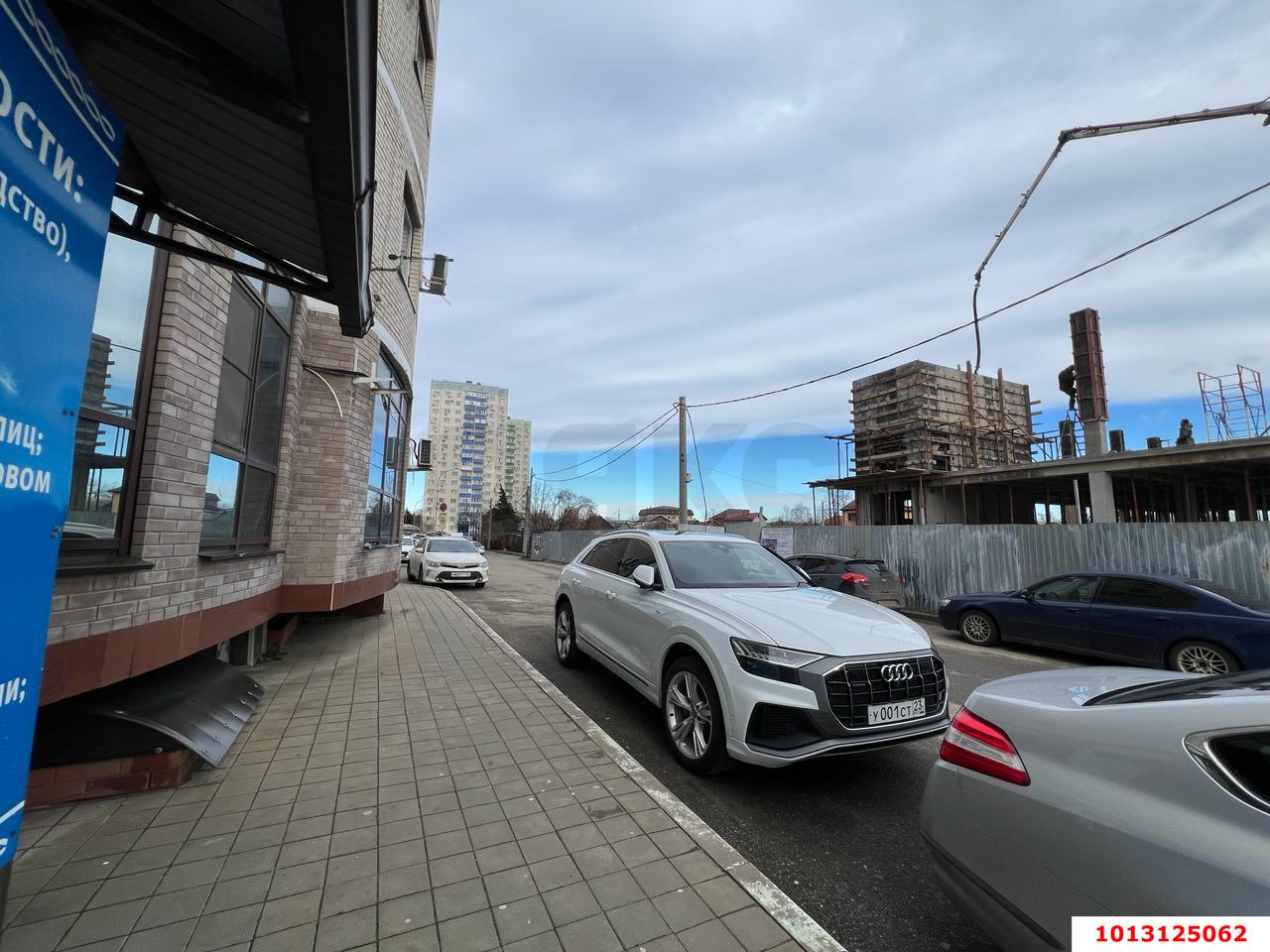 Фото №2: Торговое помещение 91&nbsp;м², 16&nbsp;эт. - Краснодар, Западный внутригородской округ, Сельскохозяйственный Институт, жилой комплекс Виктория, мкр. Юбилейный, пр-кт Чекистов, 37