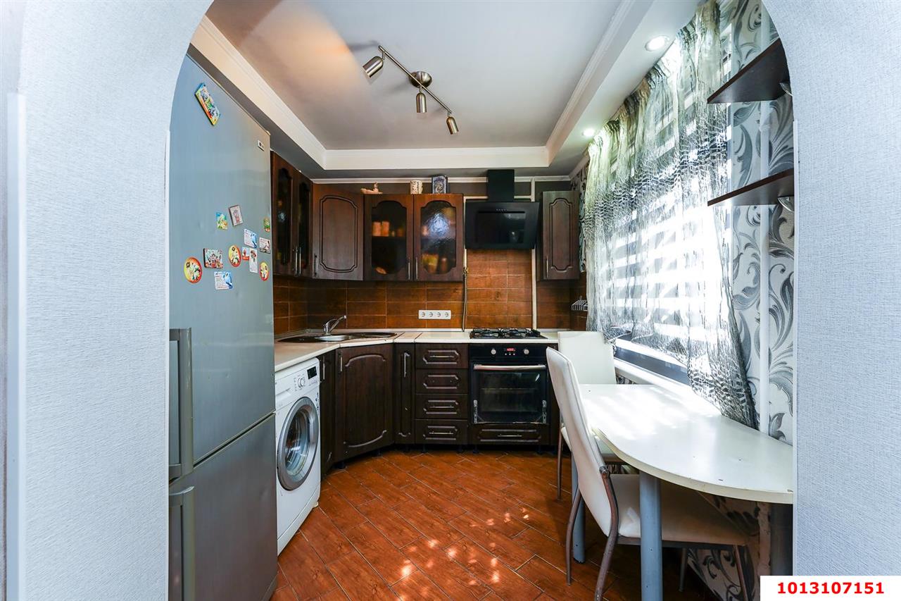 Фото №1: 3-комнатная квартира 60&nbsp;м², 2/5&nbsp;эт. - Краснодар, Центральный внутригородской округ, мкр. Завод Измерительных Приборов, ул. Курчатова, 16