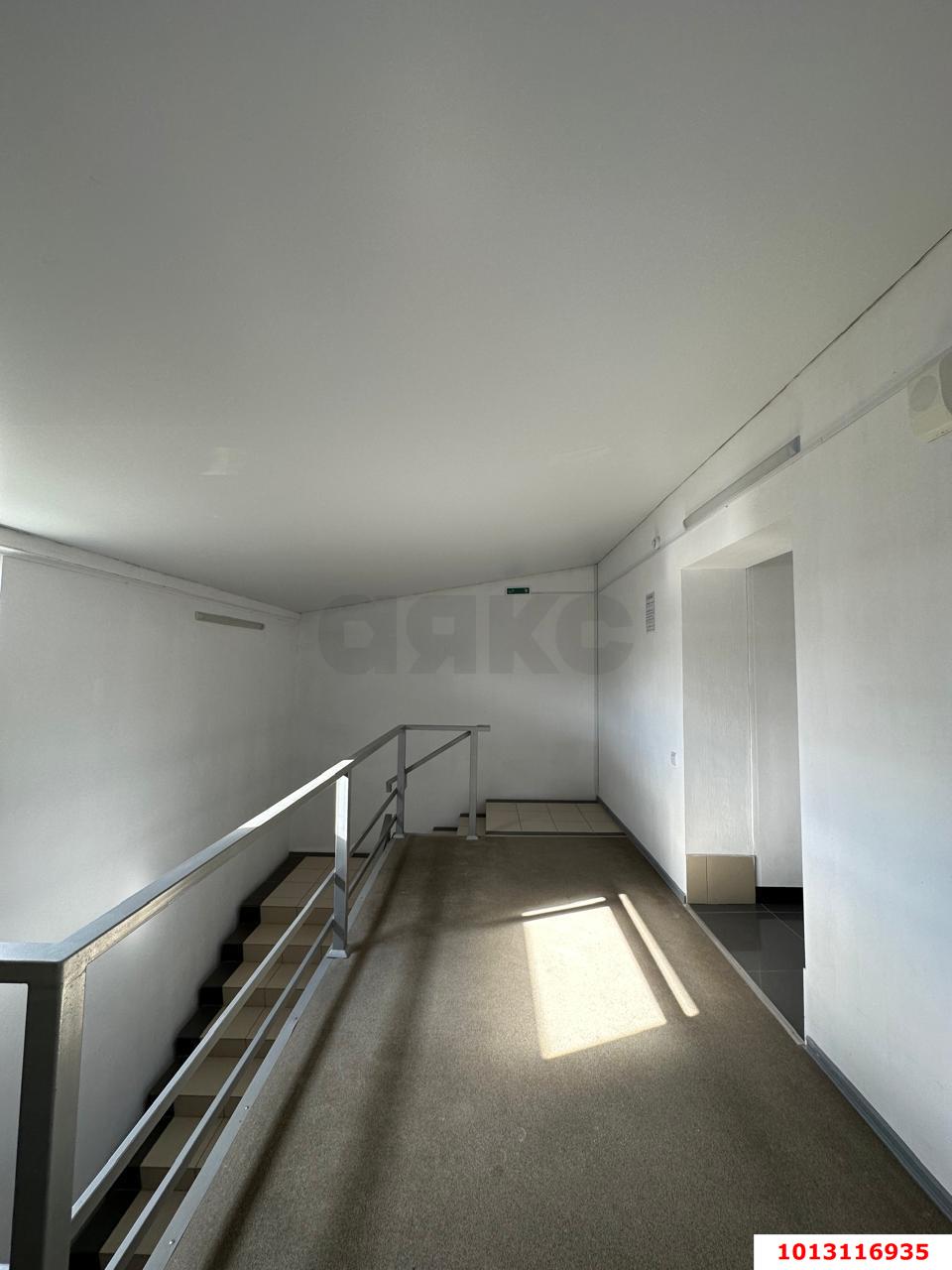 Фото №13: Торговое помещение 652&nbsp;м², 1/2&nbsp;эт. - Варениковская, ул. Красная, 40