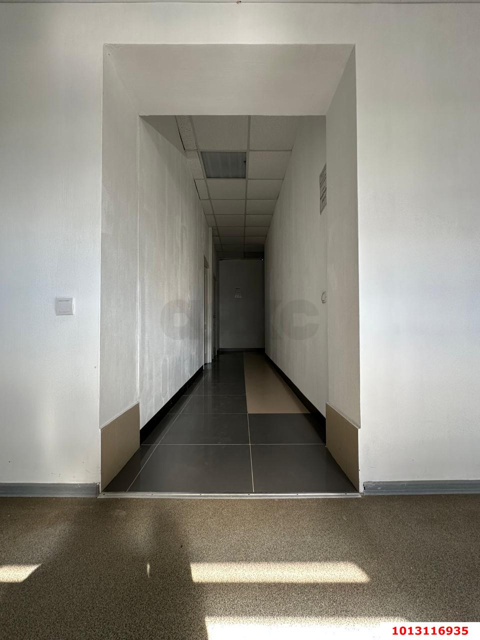 Фото №12: Торговое помещение 652&nbsp;м², 1/2&nbsp;эт. - Варениковская, ул. Красная, 40