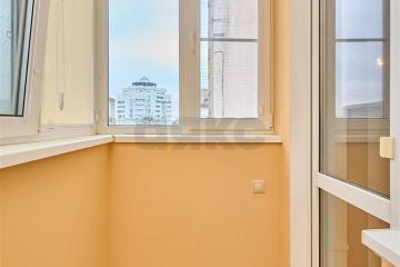 Фото №1: 2-комнатная квартира 76 м², 18/19 эт. - Краснодар, мкр. Центральный, ул. Кубанская набережная, 64