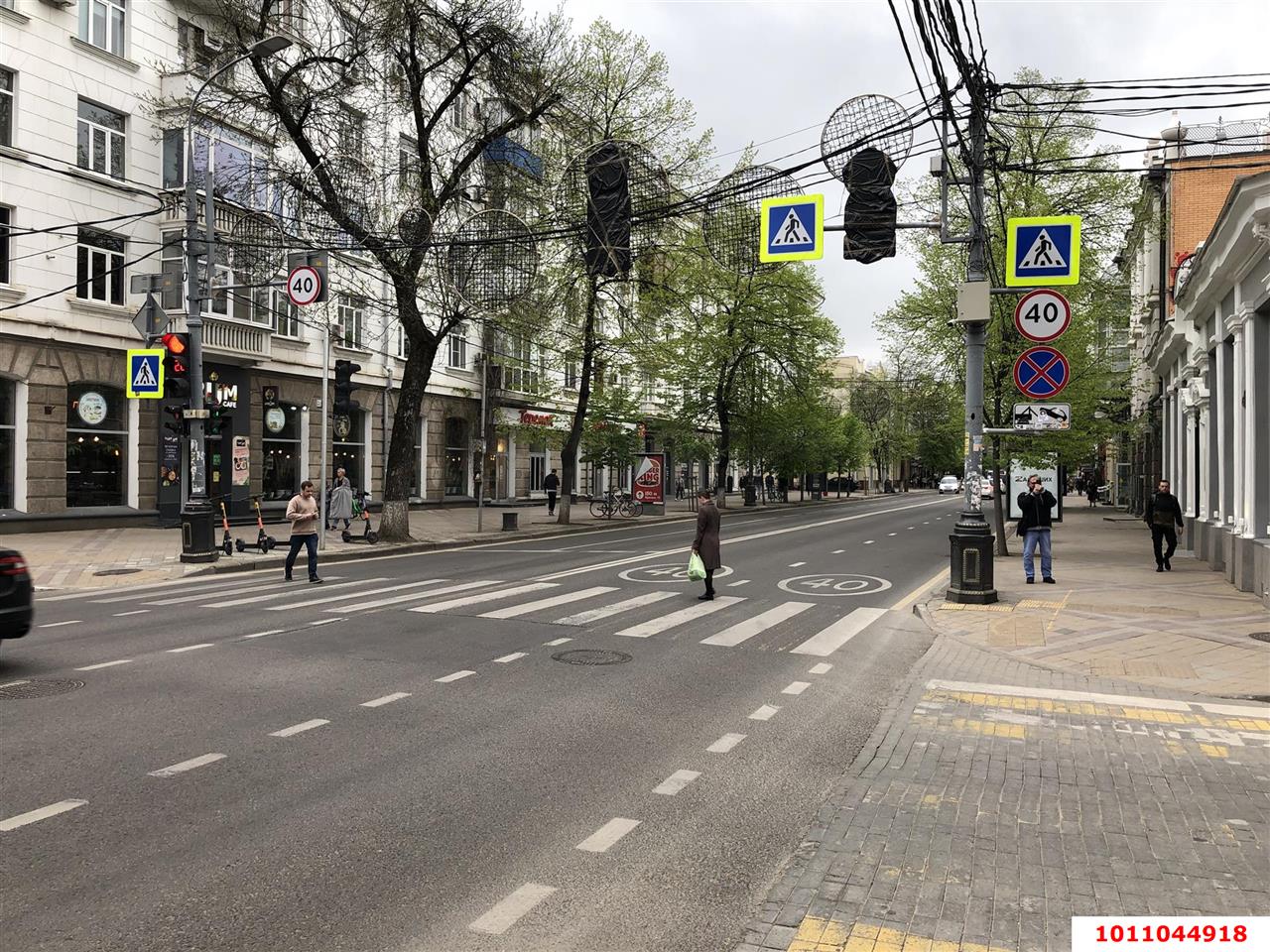 Фото №2: Торговое помещение 227 м² - Краснодар, Западный внутригородской округ, ул. Красная, 71