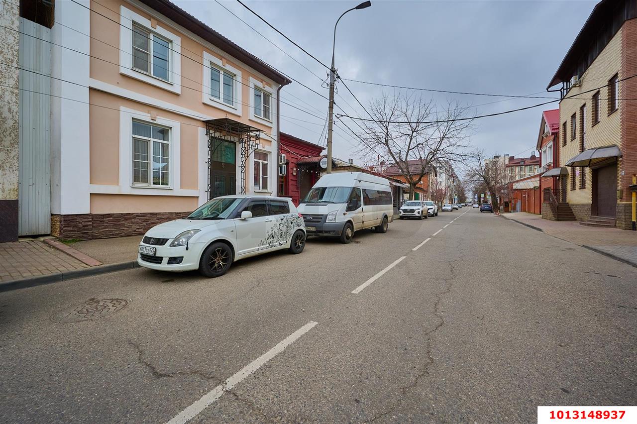 Фото №2: 3-комнатная квартира 49&nbsp;м², 1/3&nbsp;эт. - Краснодар, Западный внутригородской округ, мкр. Центральный, ул. Чапаева, 80