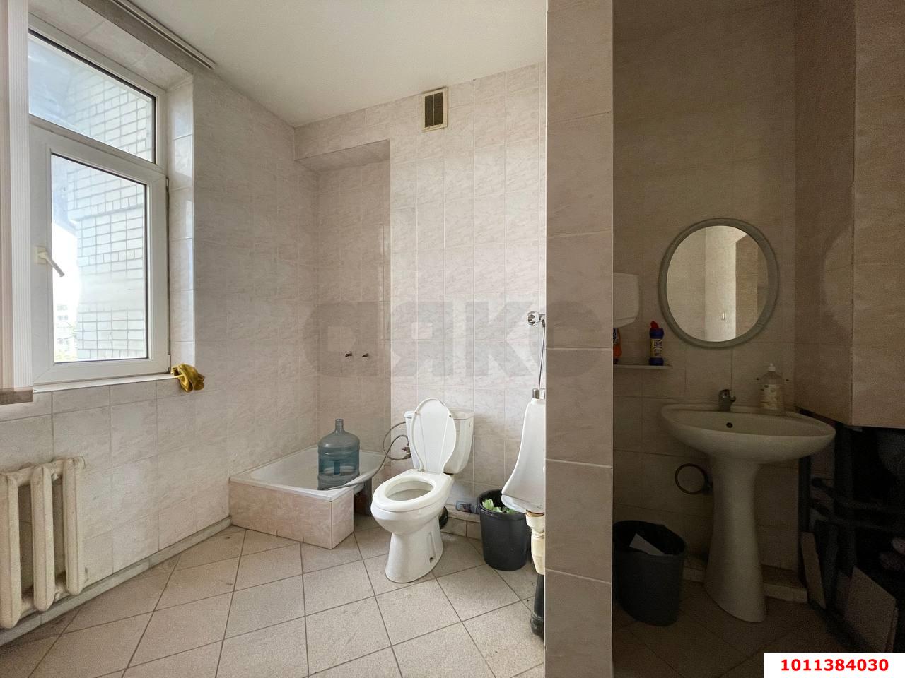 Фото №4: Офисное помещение 200&nbsp;м², 3/4&nbsp;эт. - Краснодар, мкр. Западный внутригородской округ, ул. имени Дзержинского, 5
