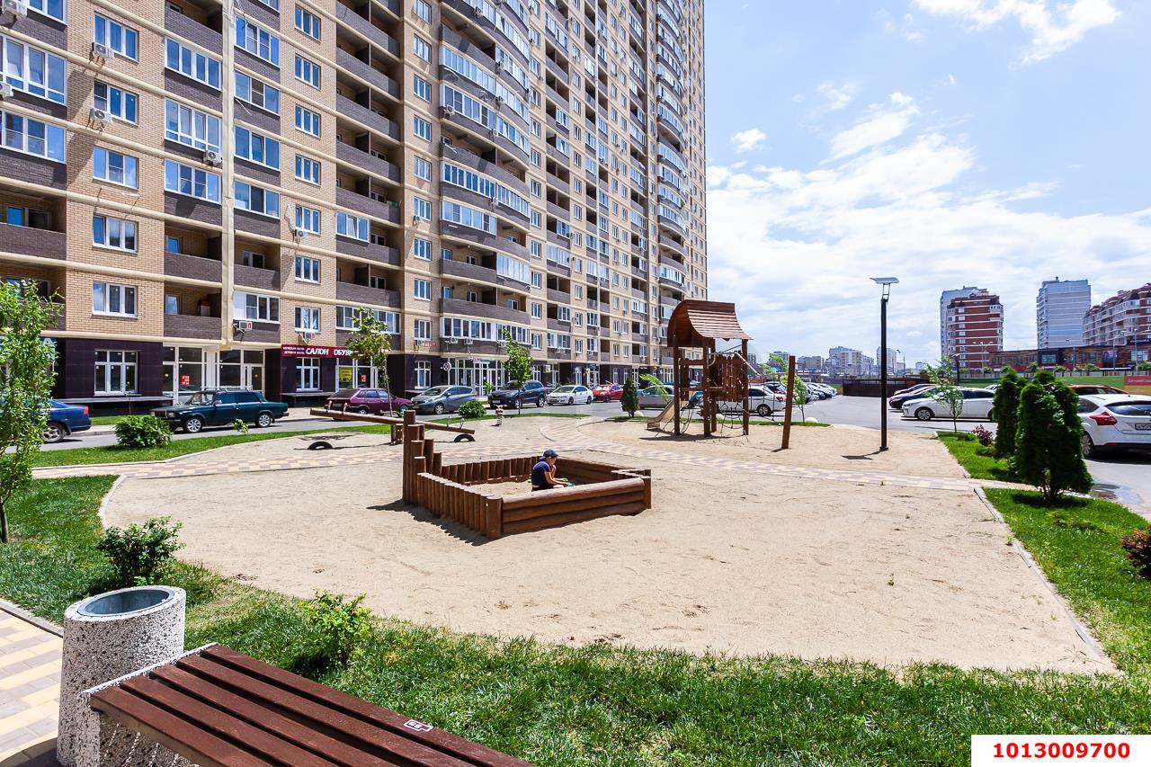 Фото №1: Торговое помещение 52&nbsp;м², 1/24&nbsp;эт. - Краснодар, Прикубанский внутригородской округ, ЖК Лучший, мкр. имени Петра Метальникова, ул. Петра Метальникова, 38