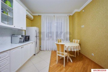 Фото №1: 2-комнатная квартира 84 м² - Краснодар, мкр. Центральный, ул. Постовая, 23