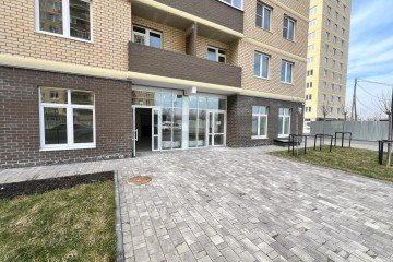 Фото №3: Торговое помещение 45 м² - Краснодар, мкр. жилой комплекс Дыхание, ул. Лётчика Позднякова, 2к16