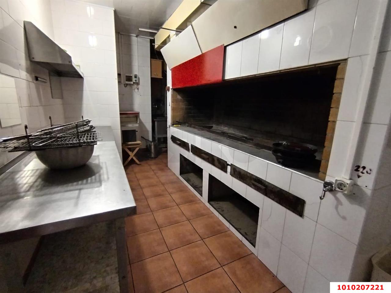 Фото №9: Готовый бизнес 820&nbsp;м², 1/3&nbsp;эт. - Краснодар, Прикубанский внутригородской округ, мкр. Фестивальный, ул. Красных Партизан, 337