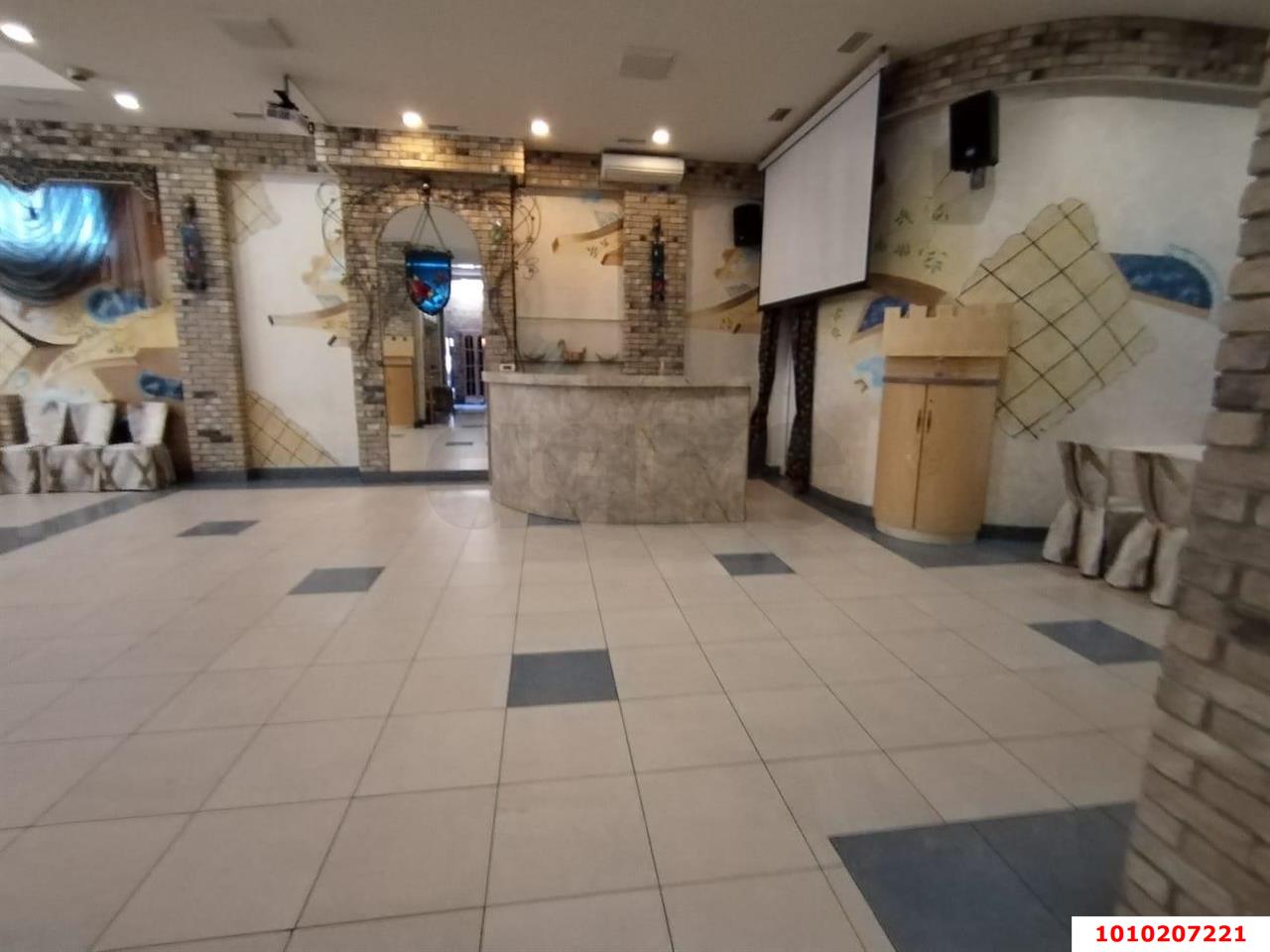Фото №8: Готовый бизнес 820&nbsp;м², 1/3&nbsp;эт. - Краснодар, Прикубанский внутригородской округ, мкр. Фестивальный, ул. Красных Партизан, 337