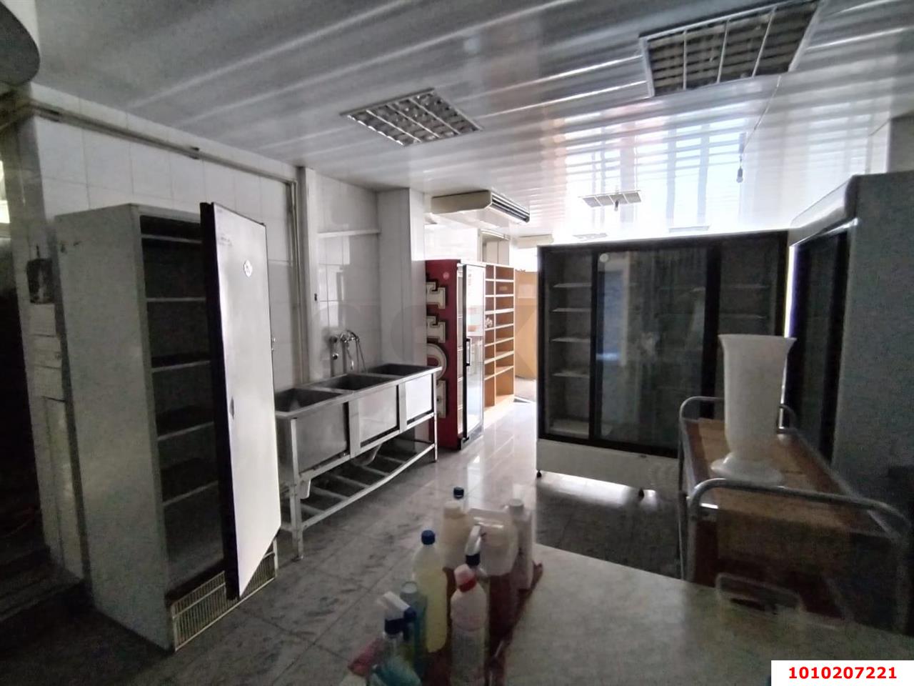 Фото №5: Готовый бизнес 820&nbsp;м², 1/3&nbsp;эт. - Краснодар, Прикубанский внутригородской округ, мкр. Фестивальный, ул. Красных Партизан, 337