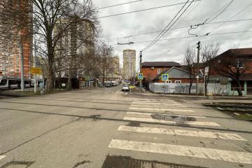 Фото №1: Торговое помещение 380&nbsp;м², 1/3&nbsp;эт. - Краснодар, мкр. 40 лет Победы, ул. Декабристов, 66