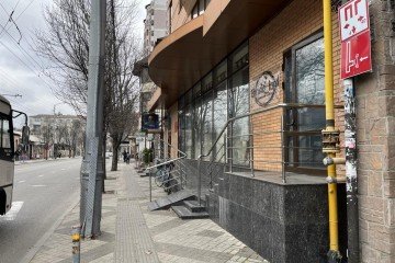 Фото №2: Торговое помещение 260 м² - Краснодар, мкр. Центральный, ул. Октябрьская, 68/1