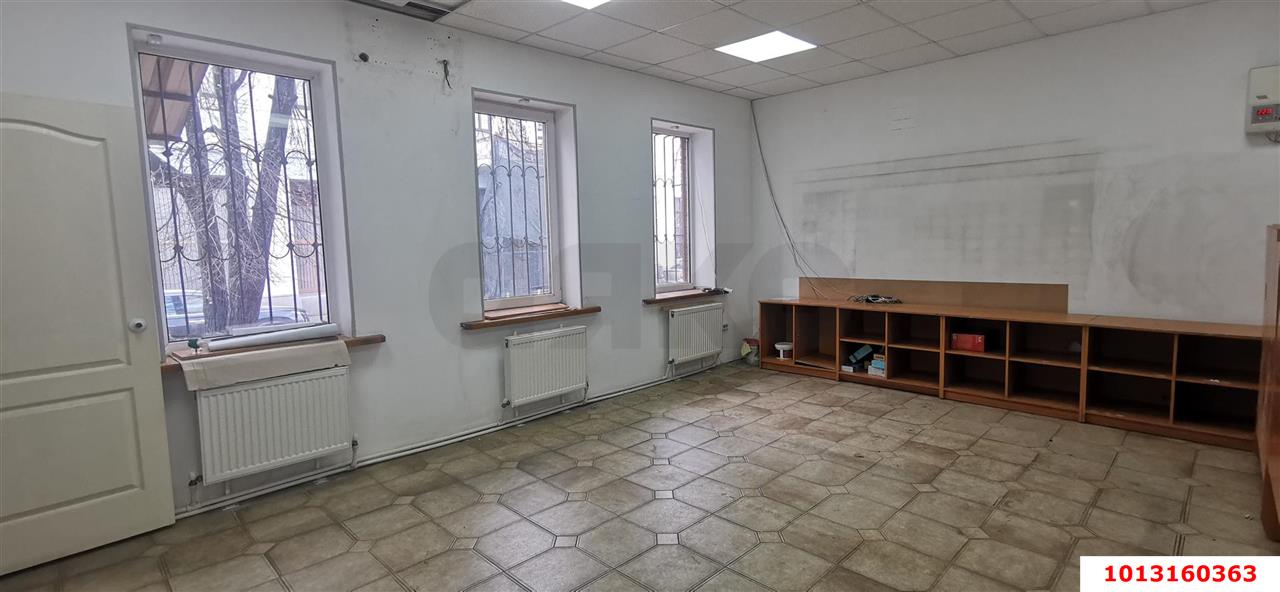 Фото №6: Торговое помещение 36&nbsp;м², 1&nbsp;эт. - Краснодар, Центральный внутригородской округ, мкр. Центральный, ул. Гоголя, 79/1