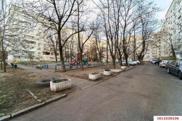 Фото №1: 4-комнатная квартира 80 м² - Краснодар, мкр. Гидростроителей, ул. Игнатова, 16