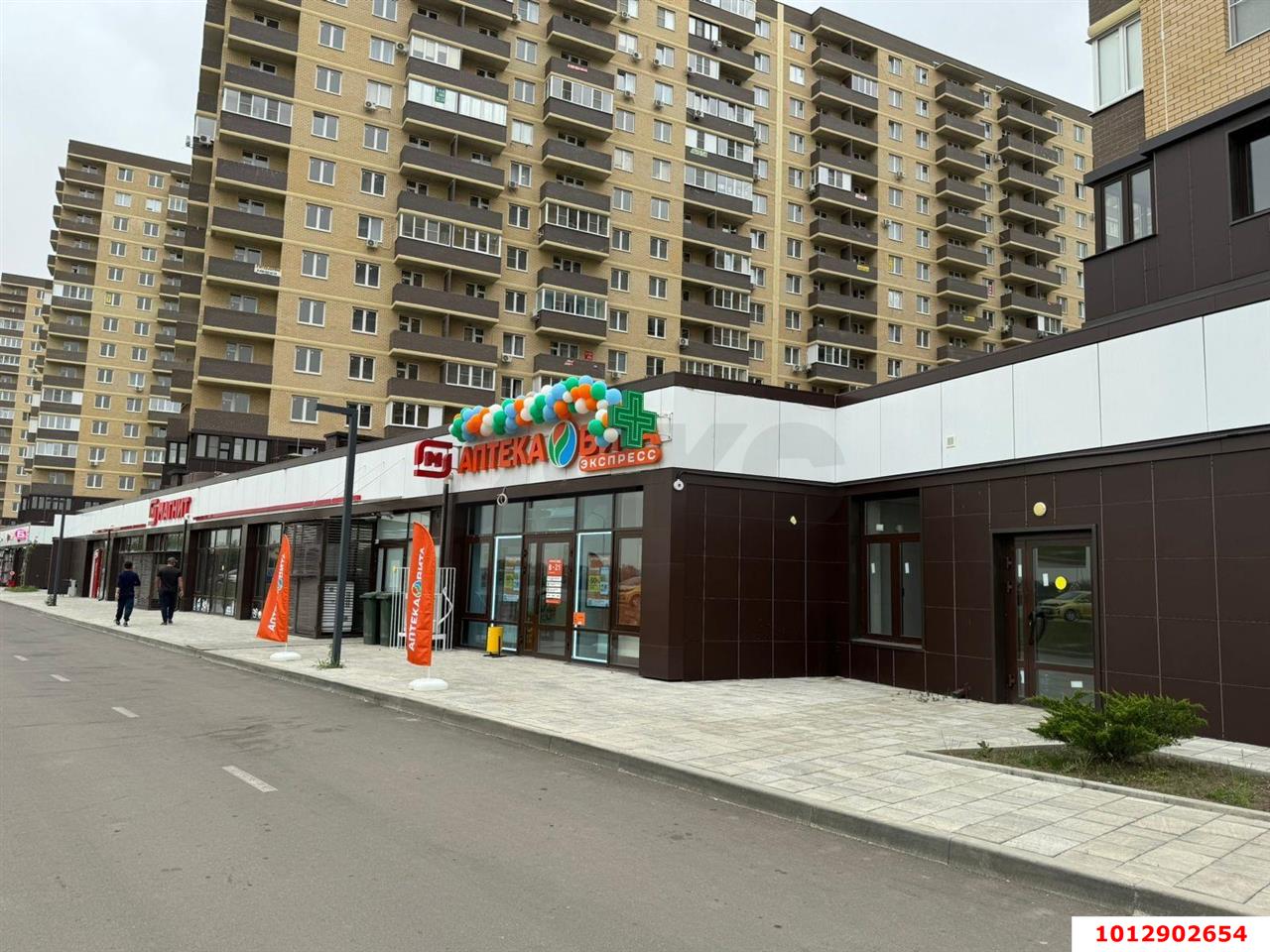 Фото №2: Торговое помещение 83 м² - Краснодар, жилой комплекс Ракурс, ул. имени Героя Ростовского, 8