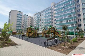 Фото №1: 2-комнатная квартира 63 м², 8/8 эт. - Краснодар, мкр. жилой комплекс Краски, ул. Краеведа Соловьёва, 6к4