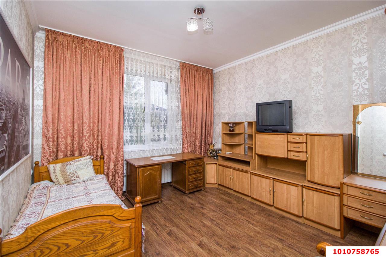 Фото №10: Дом 280&nbsp;м² + 8&nbsp;сот., 1&nbsp;эт. - Краснодар, Прикубанский внутригородской округ, мкр. Плодородный-2, ул. Романовская, 33