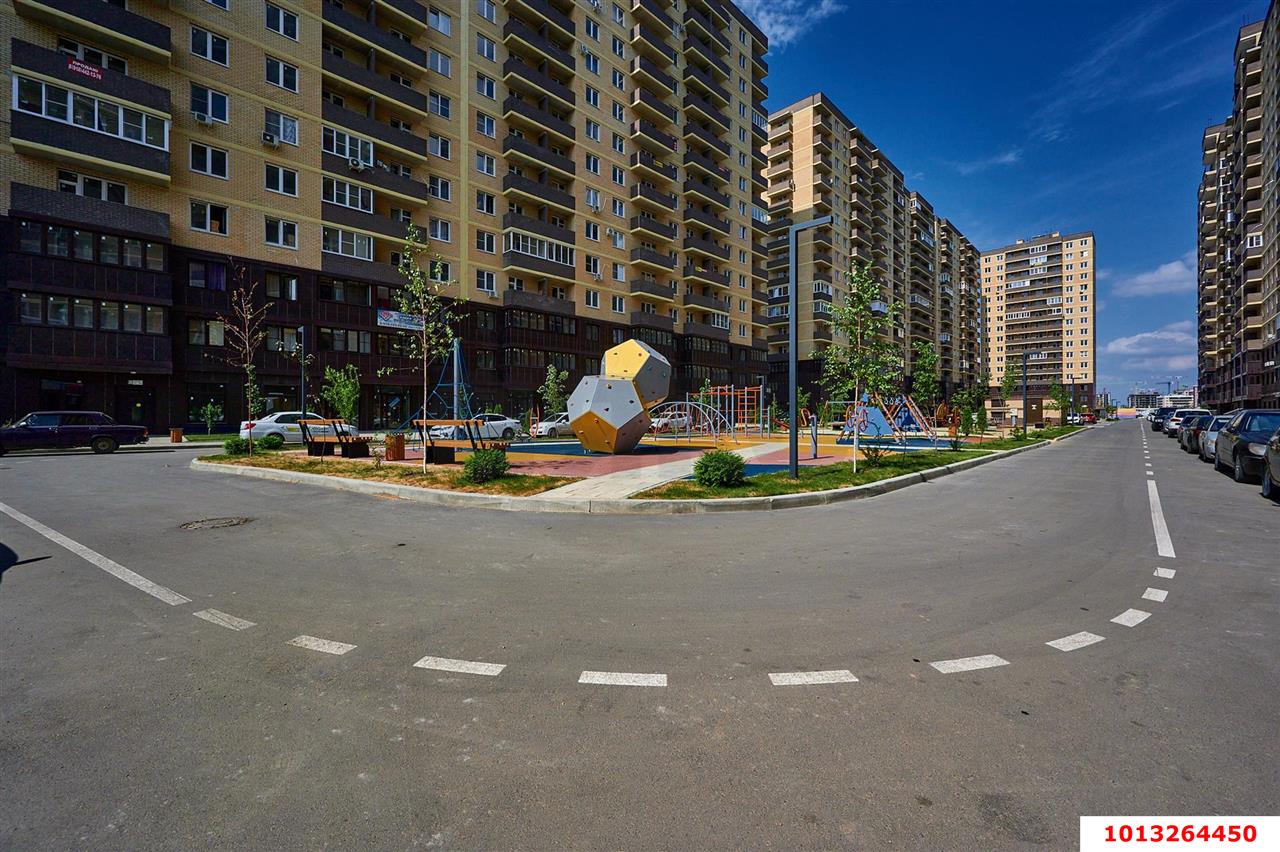 Фото №6: Торговое помещение 623 м² - Краснодар, жилой комплекс Лиговский, ул. Героя Хабибуллина, 6