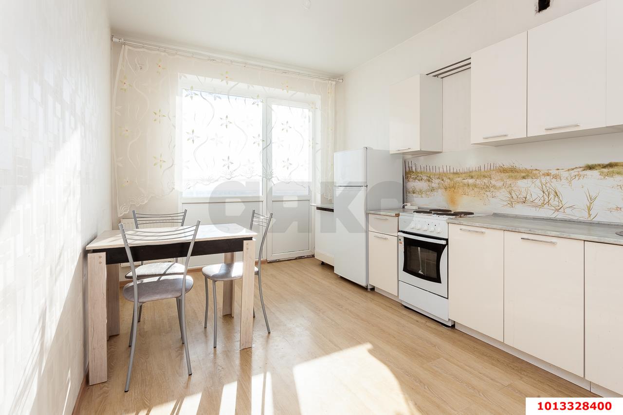 Фото №1: 3-комнатная квартира 80&nbsp;м², 24/25&nbsp;эт. - Краснодар, Карасунский внутригородской округ, Гидростроителей, мкр. жилой комплекс Парусная Регата, ул. Автолюбителей, 1Дк1
