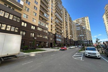 Фото №3: Торговое помещение 50 м² - Краснодар, мкр. жилой комплекс Ракурс, ул. имени Героя Ростовского, 8к3