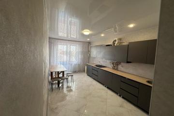 Фото №1: 1-комнатная квартира 44 м², 4/5 эт. - Краснодар, мкр. Прикубанский внутригородской округ, ул. Тепличная, 78к2
