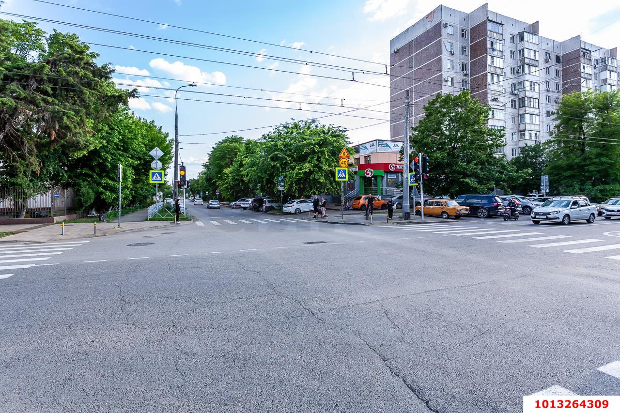 Фото №69: Торговое помещение 970 м² - Краснодар, Фестивальный, ул. Гагарина, 170/1