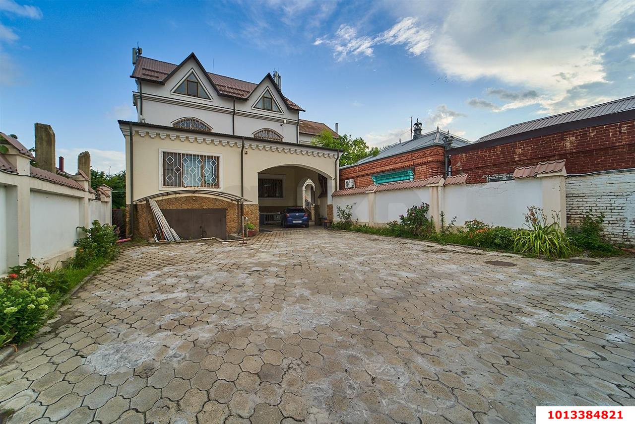 Фото №2: Отдельное здание 918&nbsp;м², 1/3&nbsp;эт. - Краснодар, Центральный внутригородской округ, мкр. Покровка, ул. Кузнечная, 234