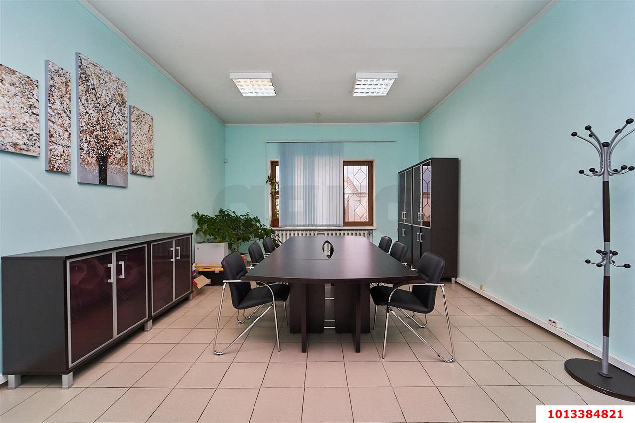 Фото №3: Отдельное здание 918&nbsp;м², 1/3&nbsp;эт. - Краснодар, Центральный внутригородской округ, мкр. Покровка, ул. Кузнечная, 234